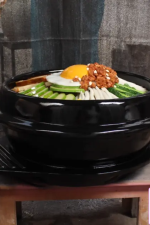 Royal Craftsman Studio – Simulation Of Large Stone Pot Bibimbap Large Scale Sculpture - Photo 2 | TopGKStore