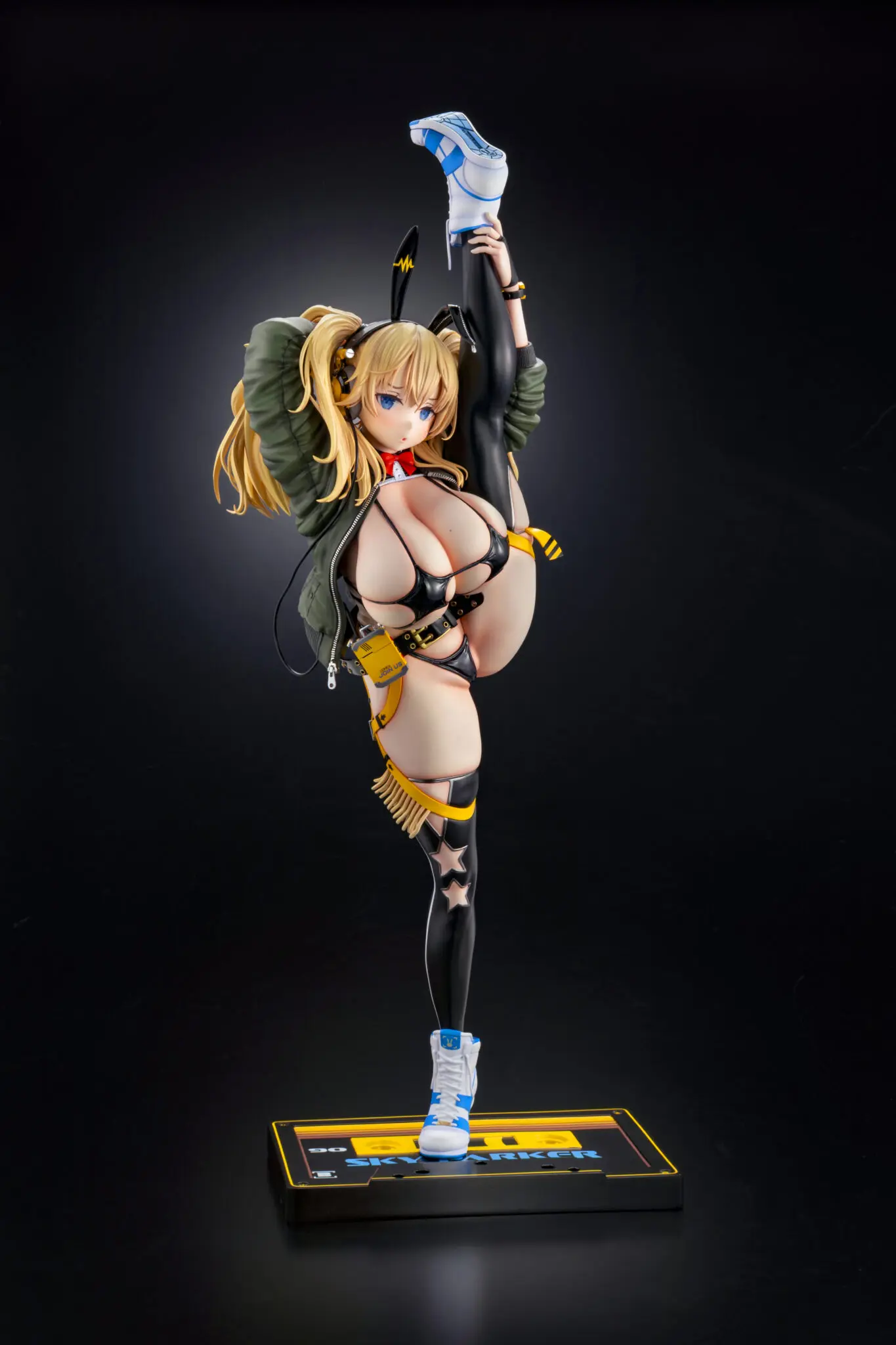 FROG – SKY PARKER 1/5 Scale Figure (Licensed) - Photo 4 | TopGKStore