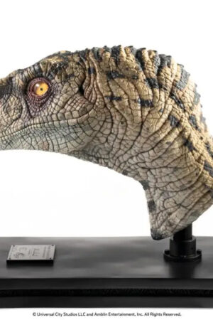 Elite Creature Collectibles (ECC) – Jurassic Park III Female Velociraptor White Queen & JP3 Velociraptor Resonating