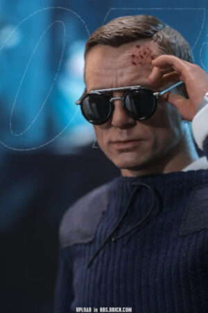 Hottoys – No Time To Die James Bond (Commando Outfit) 1/6th scale Collectible Figure MMS804 (Licensed) - Photo 2 | TopG