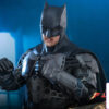 Hottoys – The Flash – Batman and Batcycle – 1/6th Scale MMS703 MMS704 MMS705 (Licensed) - Photo 5 | TopGKSt