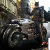 Hottoys – The Flash – Batman and Batcycle – 1/6th Scale MMS703 MMS704 MMS705 (Licensed) - Photo 19 | TopGKS
