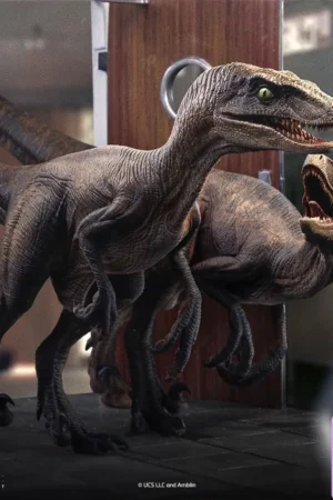 Iron Studio - Raptors at the Kitchen’s Door – Jurassic Park – Art Scale 1/10 Statue UNIVJP133625-10 (Licensed) - Photo 1 | To