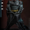Hottoys – Absolute Batman Batman 1/6th scale Collectible Figure CMS030 (Licensed) - Photo 17 | TopGKStore