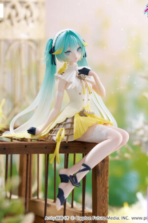 FURYU – Hatsune Miku Noodle Stopper Figure Canary Bird (Licensed) - Photo 1 | TopGKStore
