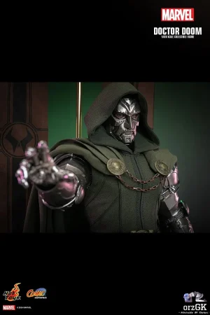 Hottoys Studio – Marvel Comics Doctor Doom 1/6th scale Collectible Figure CMS022 - Photo 2 | TopGKStore