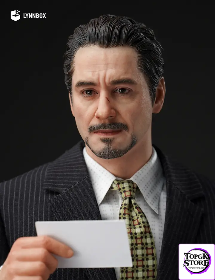 LYNNBOX Studio – Marvel 1/6 Iron Man Tony Stark Press Conference Suit & Podium Set - Photo 3 | TopGKStore