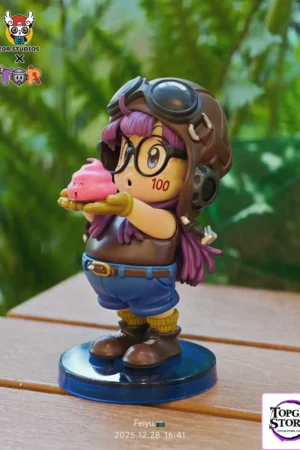 ZOR Studio – Arale Series 002 Holding Poop Dr. Slump - Photo 1 | TopGKStore