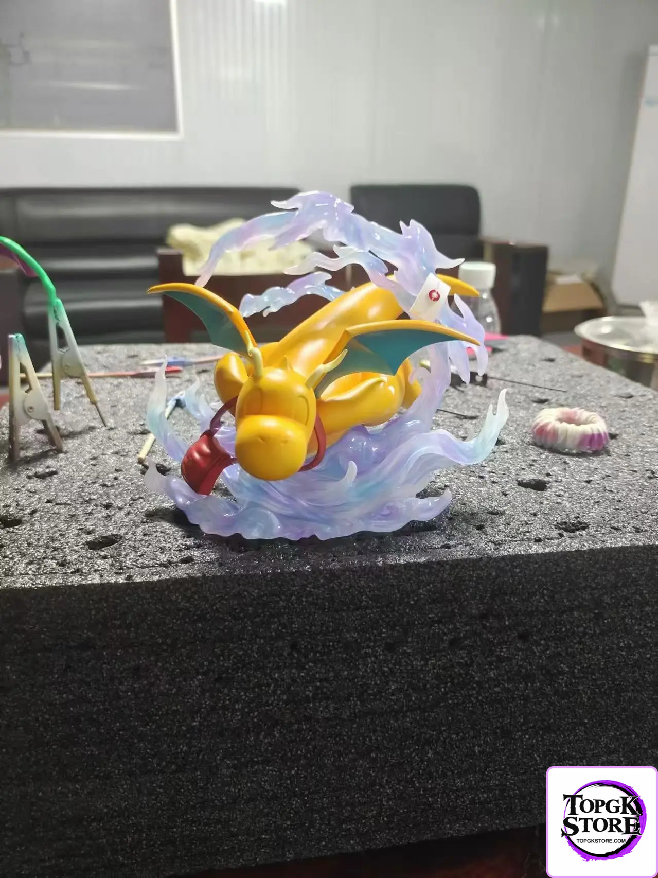 HUANG JIN CHENG Studio – Pokémon Postman Dragonite - Photo 1 | TopGKStore