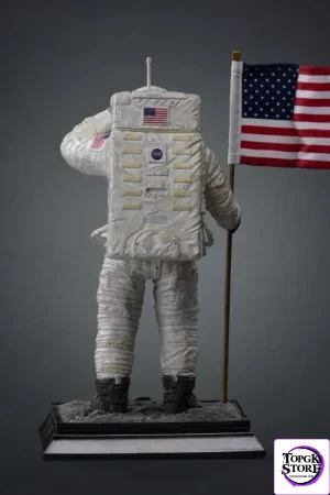 NASA Apollo 11 Astronaut 1/4 Scale Legacy Replica Statue BY IRON STUDIOS - BRAND NASA - Photo 1 | TopGKStore