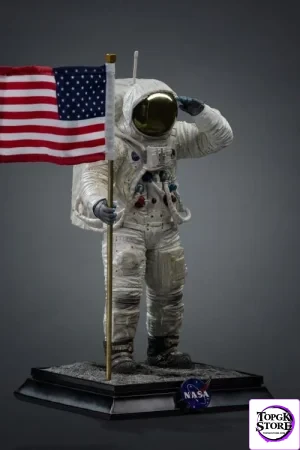 NASA Apollo 11 Astronaut 1/4 Scale Legacy Replica Statue BY IRON STUDIOS - BRAND NASA - Photo 7 | TopGKStore