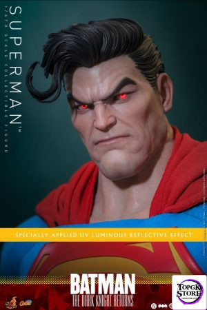 Batman: The Dark Knight Returns – Superman 1/6 Action Figure CMS032 (Licensed)-Hottoys - Photo 14 | TopGKStore
