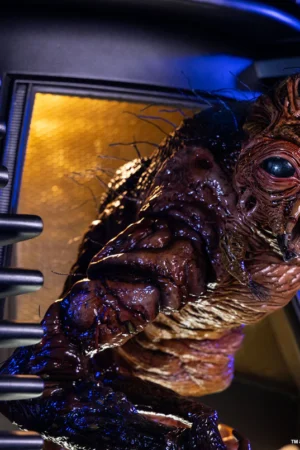 Alternative view of The Fly 1/4 Scale Statue (Licensed) - Premium Collectibles Studio