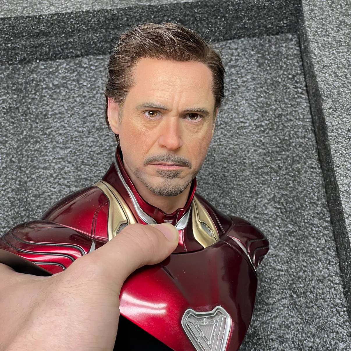 Iron Man Marvel 1/3 Scale Statue (LED Version) - PINJIANG Brand - Image 8