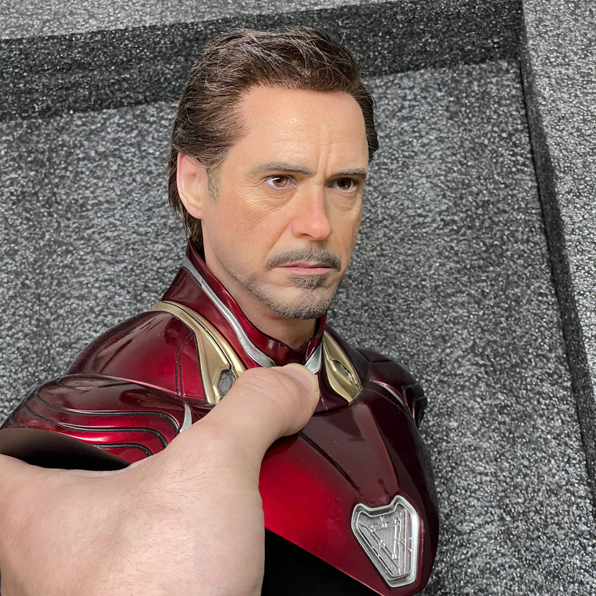 Iron Man Marvel 1/3 Scale Statue (LED Version) - PINJIANG Brand - Image 10