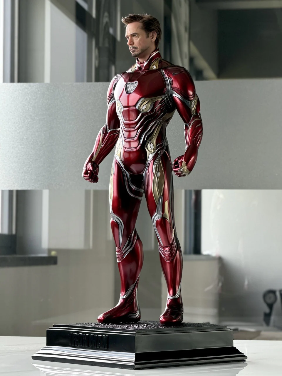 Iron Man Marvel 1/3 Scale Statue (LED Version) - PINJIANG Brand - Image 4