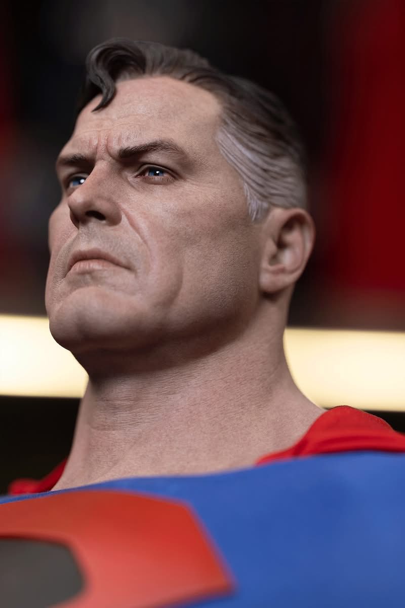 Superman DC Comics 1/4 Scale GK Statue-JND Studio - Image 8