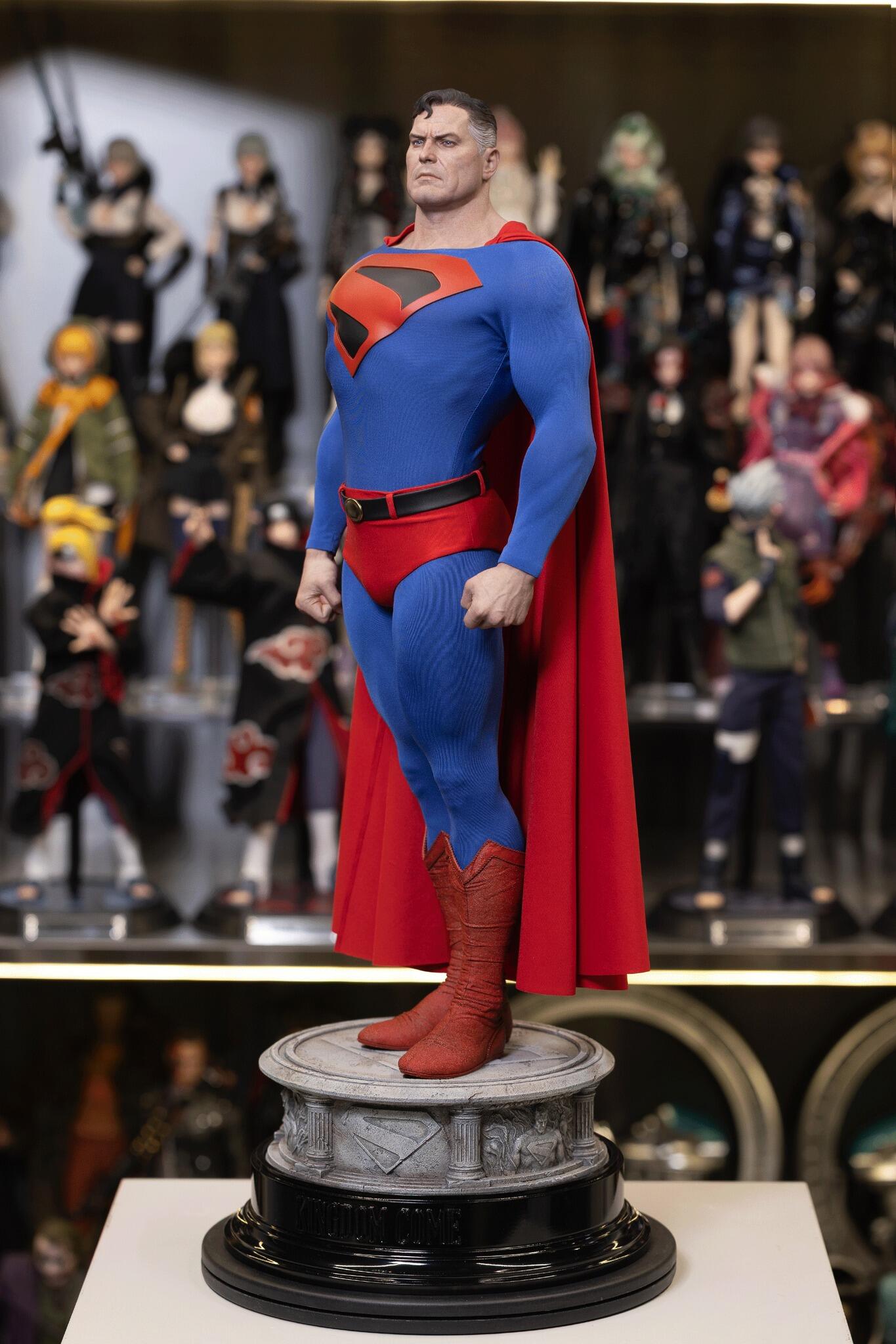 Superman DC Comics 1/4 Scale GK Statue-JND Studio - Image 4