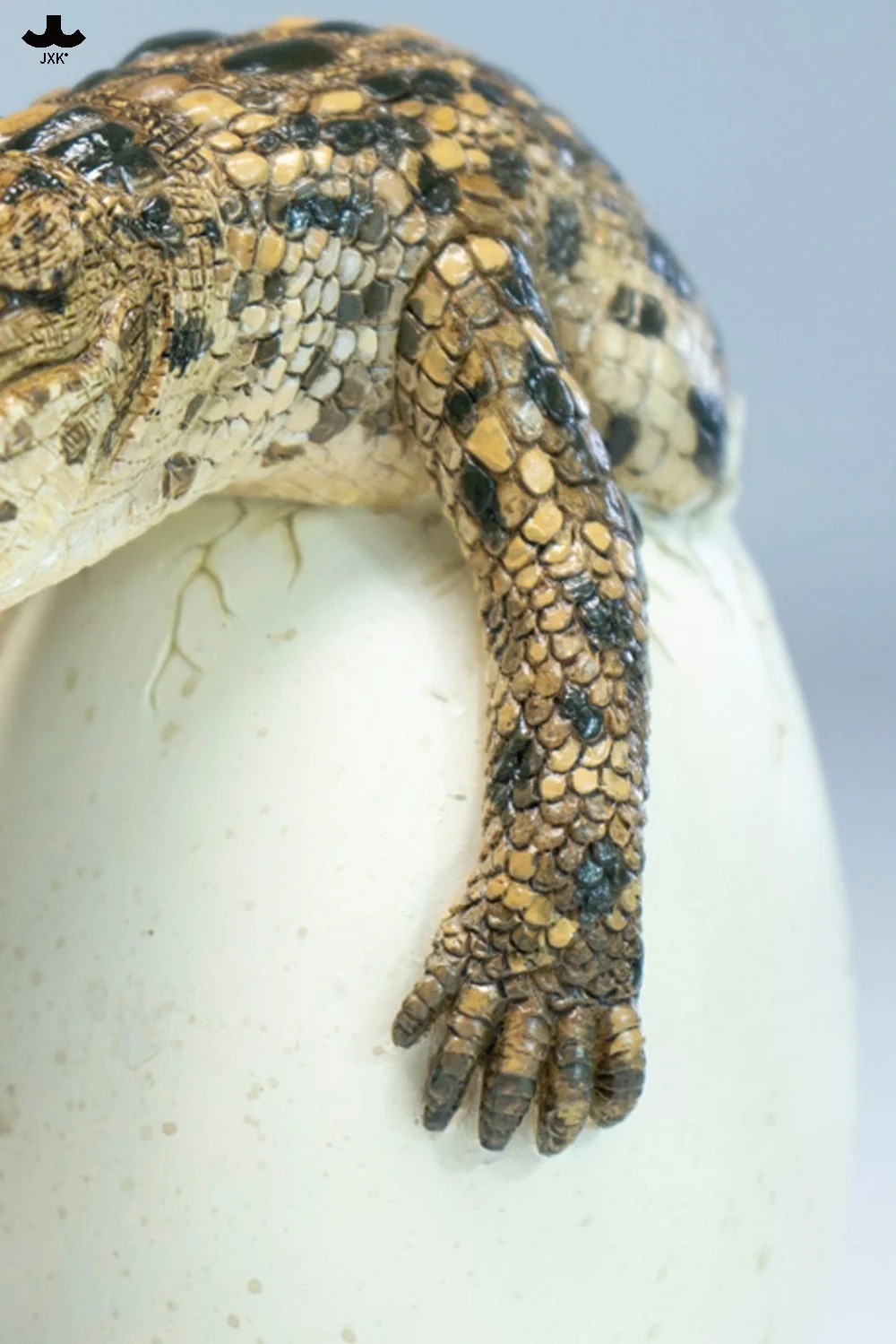 JXK – Hatchling Crocodile Statue (GK) – Pre-Order - Image 4