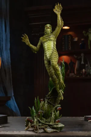 Alternative view of Sideshow Gill-man Premium Format Figure – Universal Monsters 1/4 Scale Statue