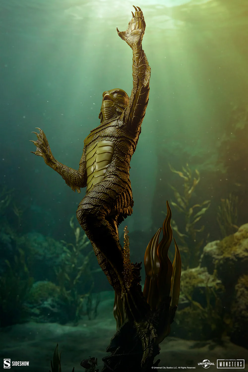 Sideshow Gill-man Premium Format Figure – Universal Monsters 1/4 Scale Statue - Image 11
