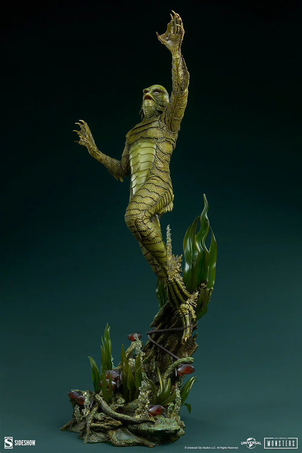 Sideshow Gill-man Premium Format Figure – Universal Monsters 1/4 Scale Statue - Image 9