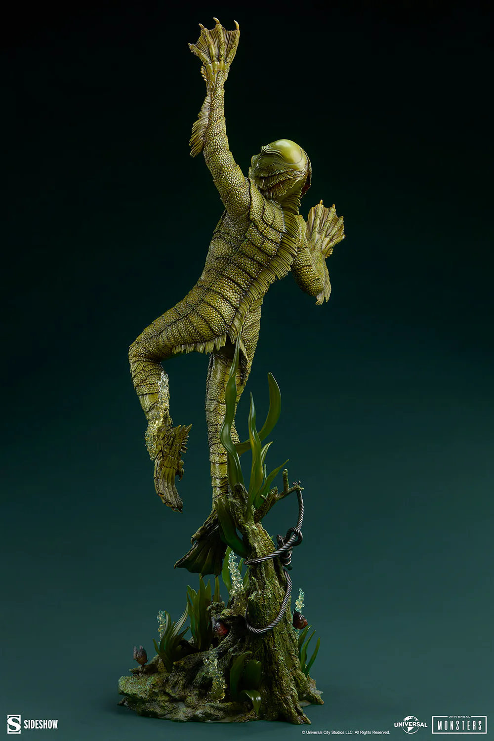 Sideshow Gill-man Premium Format Figure – Universal Monsters 1/4 Scale Statue - Image 6