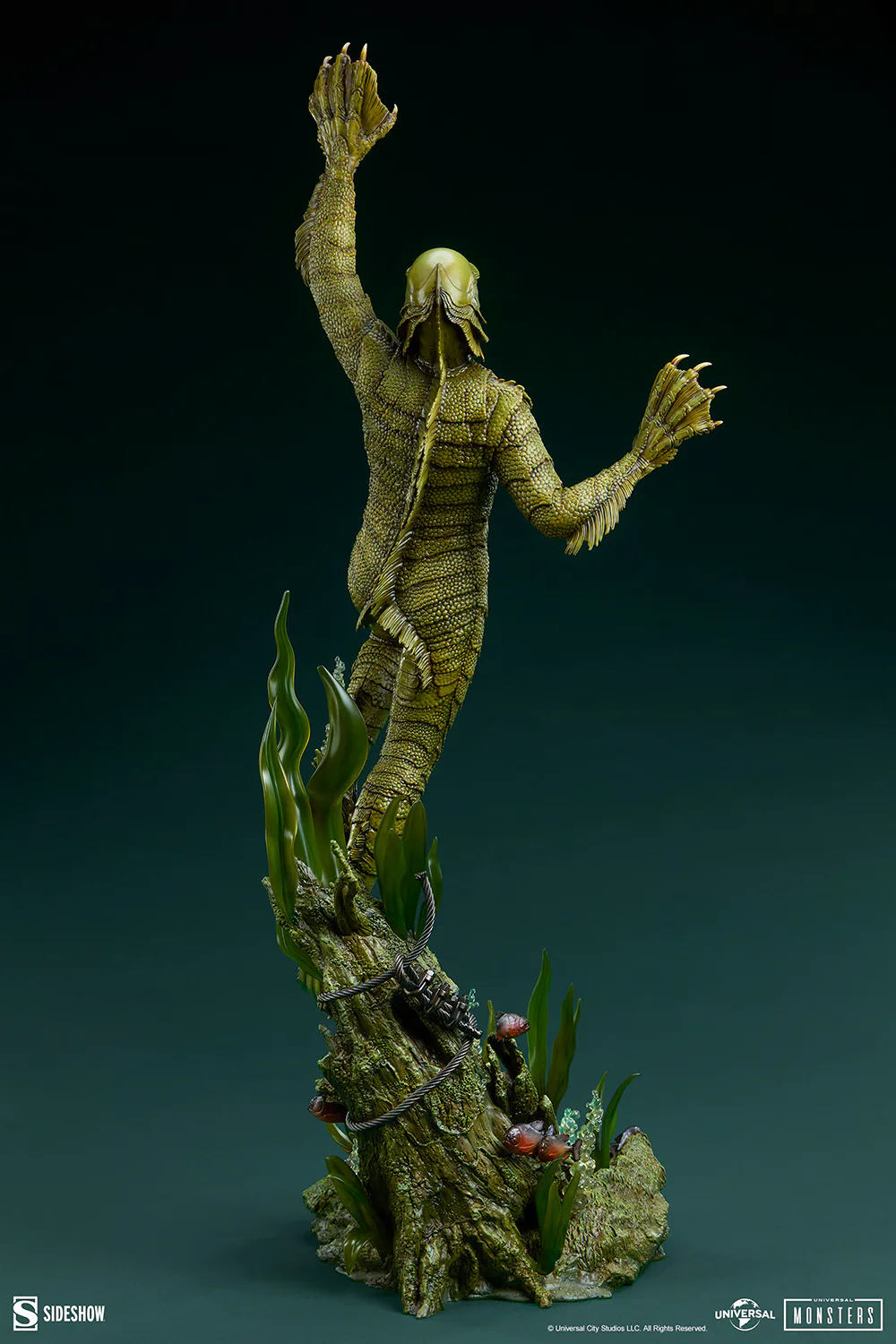Sideshow Gill-man Premium Format Figure – Universal Monsters 1/4 Scale Statue - Image 15