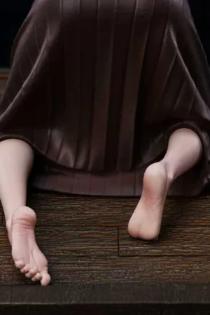 Alternative view of Pieck Finger Attack on Titan 1/6 Statue - Coordinate Studio