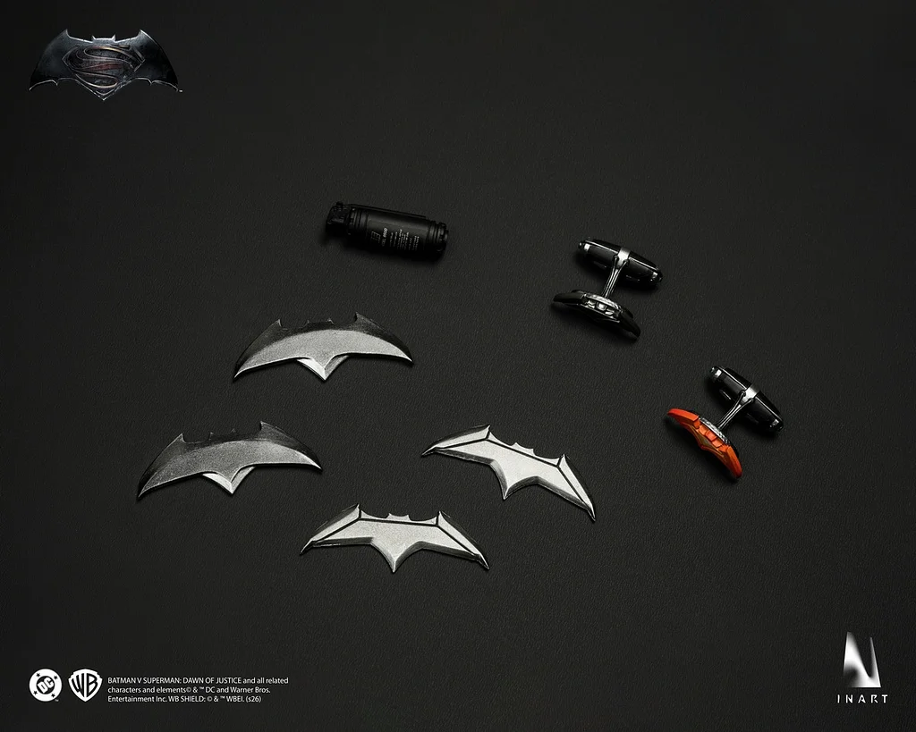 BvS: Dawn of Justice - Batman 1/6 Collectible Figure (Licensed) - INART - Image 8