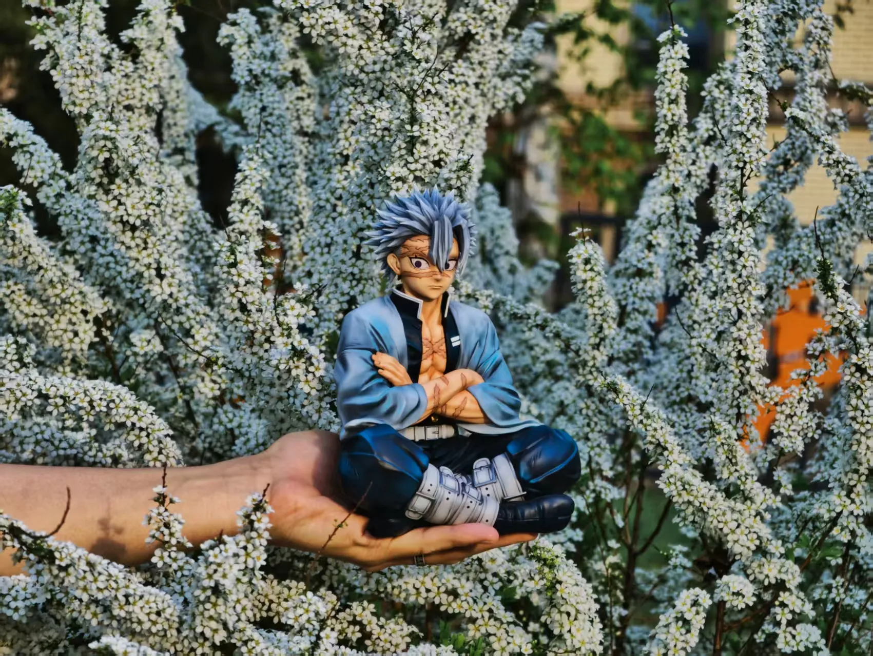 REN Studio – Sanemi Shinazugawa Sitting Pose: Wind Hashira Demon Slayer | Limited Edition Anime Statue - Image 3