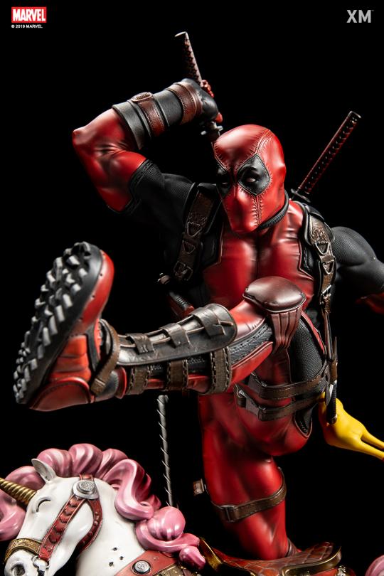 Marvel Deadpool 1/4 Scale Statue – XM Studios Limited Edition Premium Collectible Diorama - Image 2