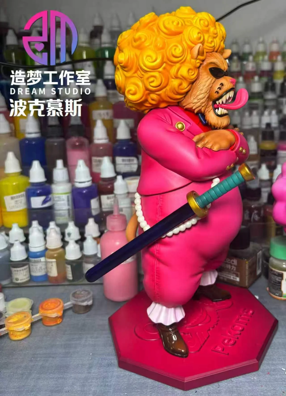 Dream Studio – Pekoms (Big Mom Pirate Crew Series) One Piece 1/8 Scale Resin Statue - Image 2
