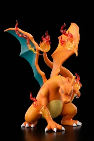 ECC Studio - Charizard Squatting Position Pokémon
