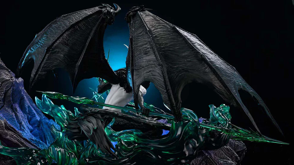 BLEACH – Ulquiorra Cifer Segunda Etapa LED Statue – Fly Leaf Studio - Image 2