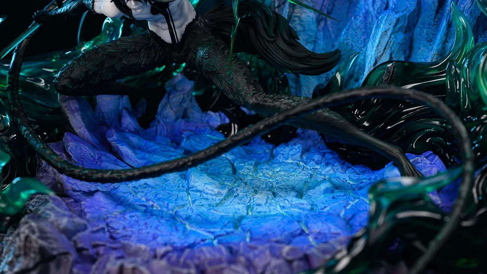 BLEACH – Ulquiorra Cifer Segunda Etapa LED Statue – Fly Leaf Studio - Image 3