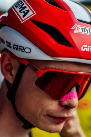 GIRO - Cycling Helmet