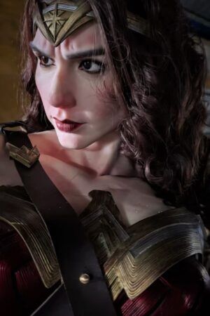 Alternative view of Infinity Studio – Wonder Woman DC Comics | 1:1 Licensed Life-Size Statue