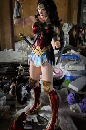 Infinity Studio – Wonder Woman DC Comics | 1:1 Licensed Life-Size Statue