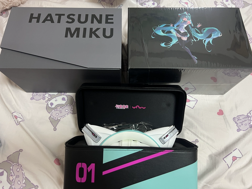 Moeyu - Hatsune Miku Collaboration Limited Edition Cat Ear Headset