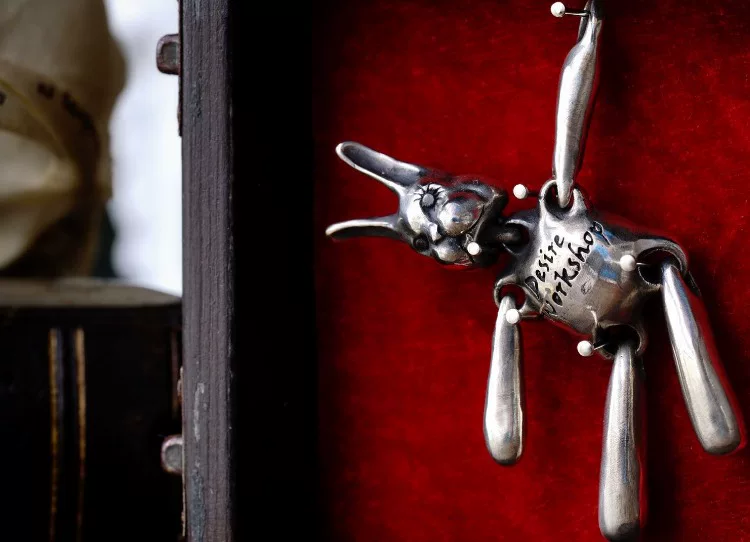 Raven Studio (silver jewelry) - Original Design "Desperate Rabbit" Pendant Original - Image 2