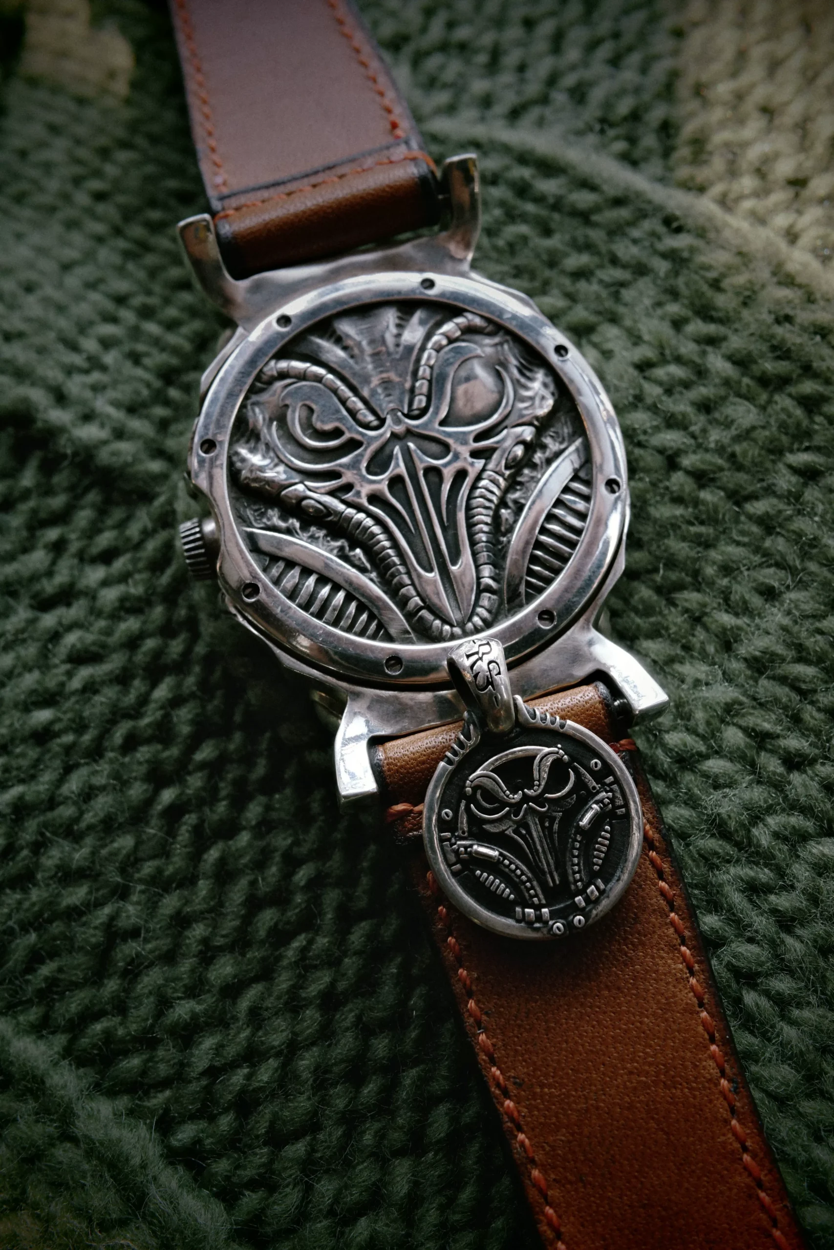 Raven Studio – Raven Symbiote Handmade Solid Silver Watch Original Sterling Silver Luxury Timepiece - Image 12