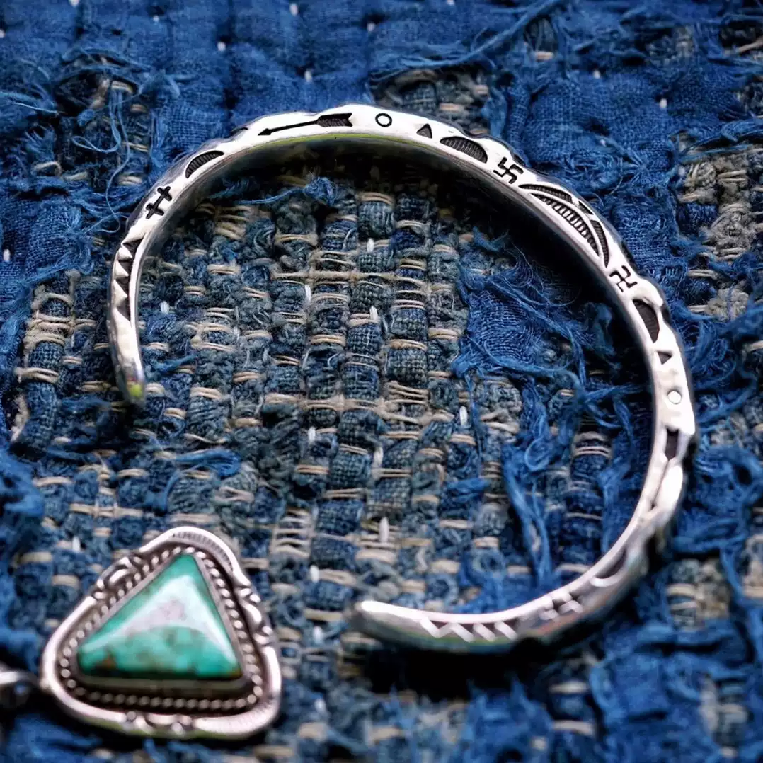 Raven Studio (silver jewelry) - Original Design Native American Style Imprint Bracelet Original