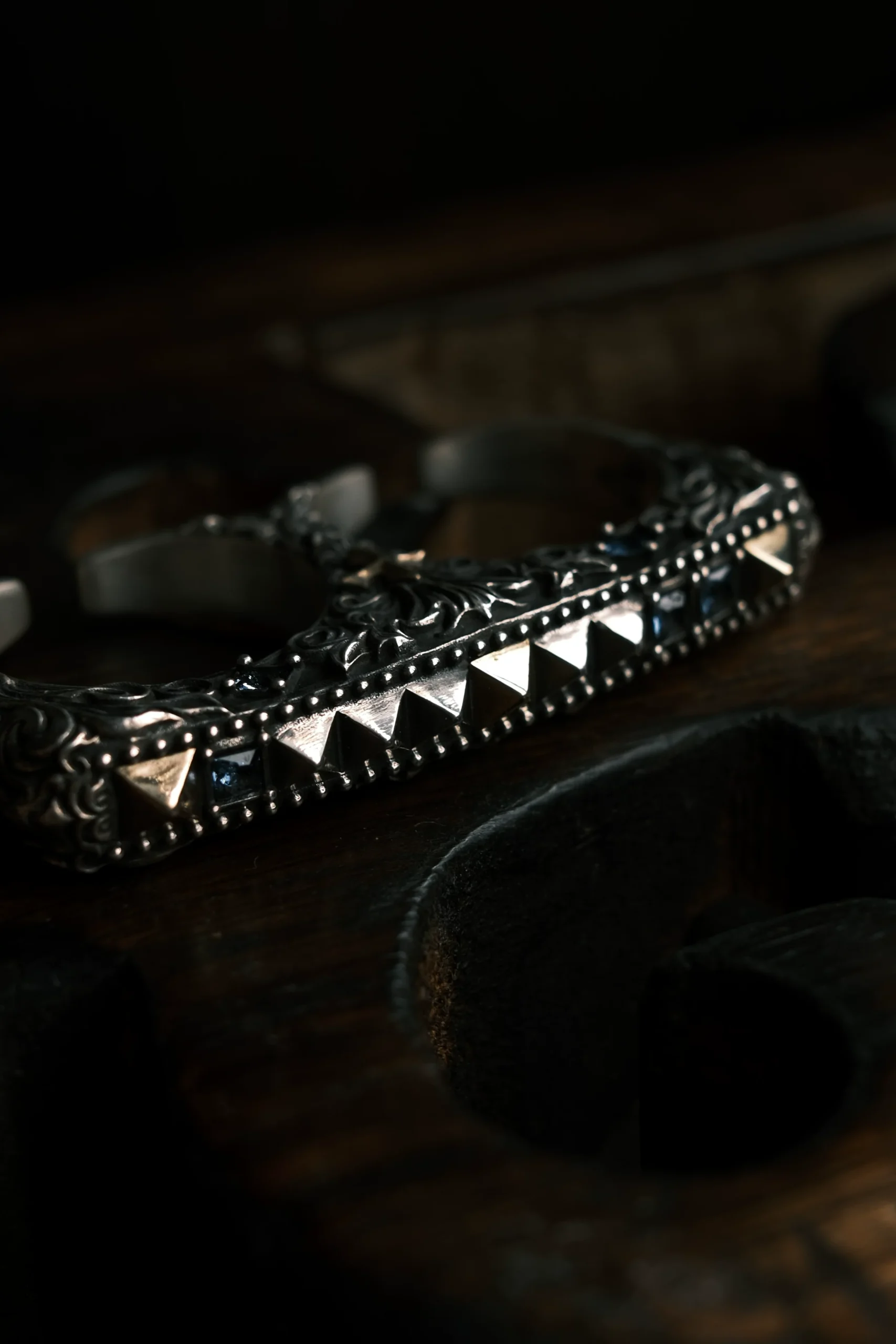 Raven Studio – “Gentleman’s Etiquette” Handmade Accessory Original Handcrafted EDC-Inspired Jewelry Piece - Image 4
