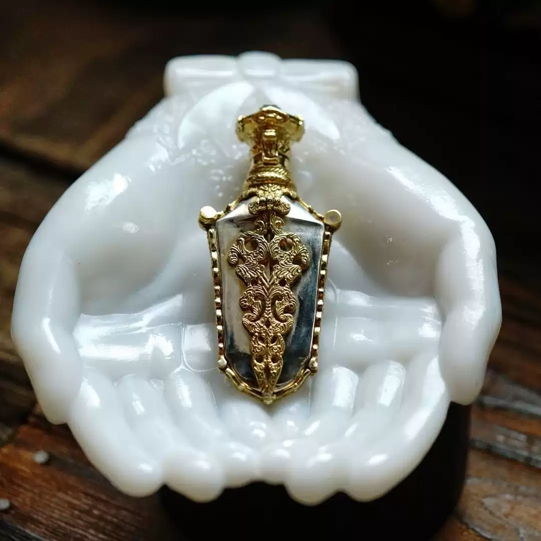 Raven Studio (silver jewelry) - Exclusive Handmade Vintage Fully Carved Perfume Bottle Original - Image 2