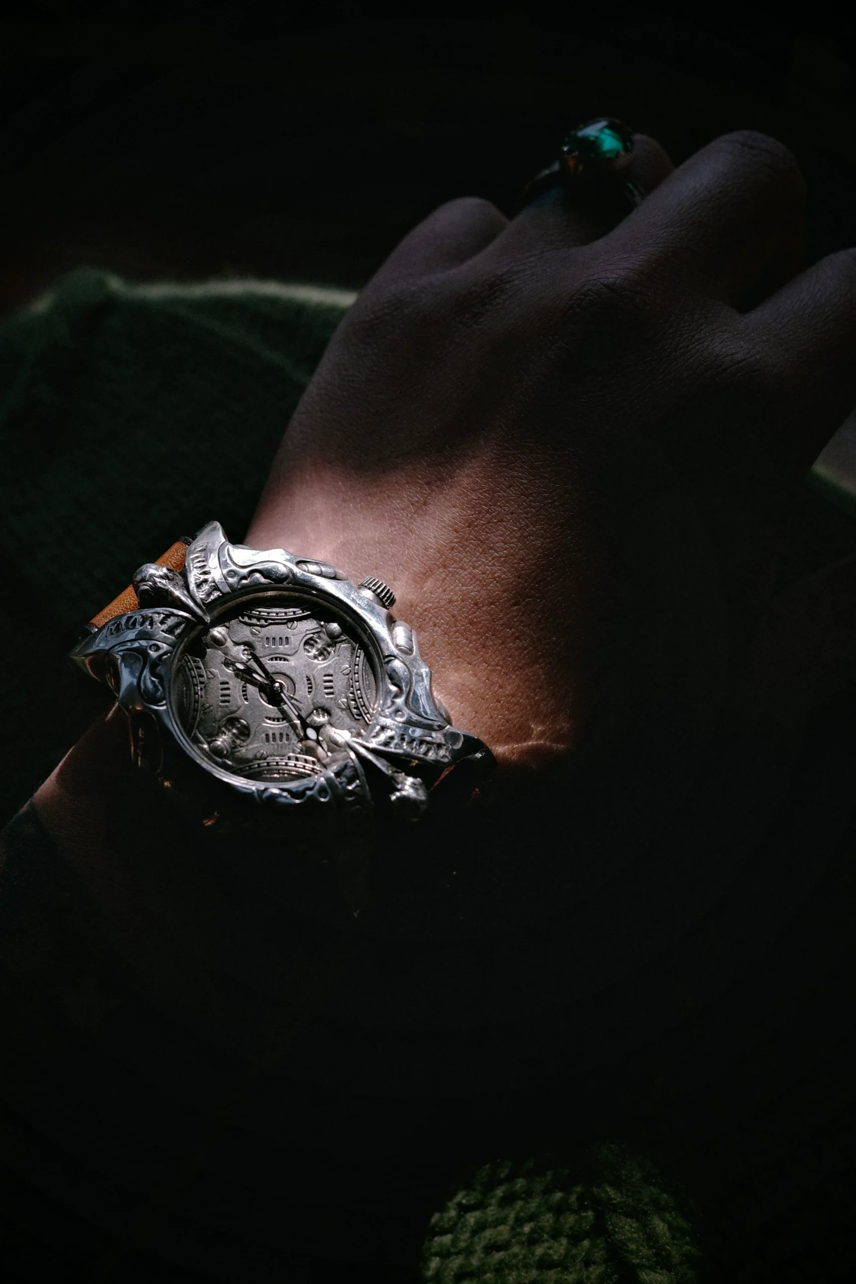 Raven Studio – Raven Symbiote Handmade Solid Silver Watch Original Sterling Silver Luxury Timepiece - Image 3