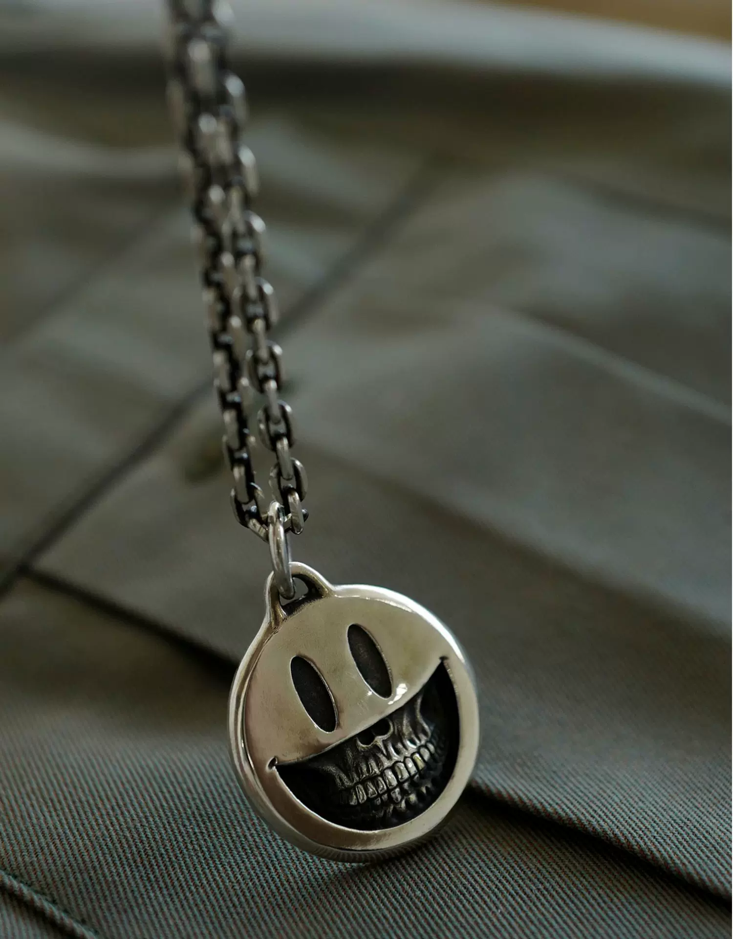 Raven Studio (silver jewelry) - Ron English Skull Smiley Couple Pendant Original