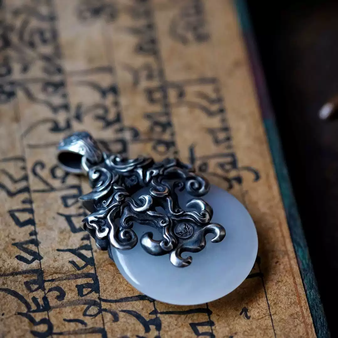 Raven Studio (silver jewelry) - Original Chinese-style “Like Silver, Like Jade” Inlaid Couple Pendant Original - Image 4