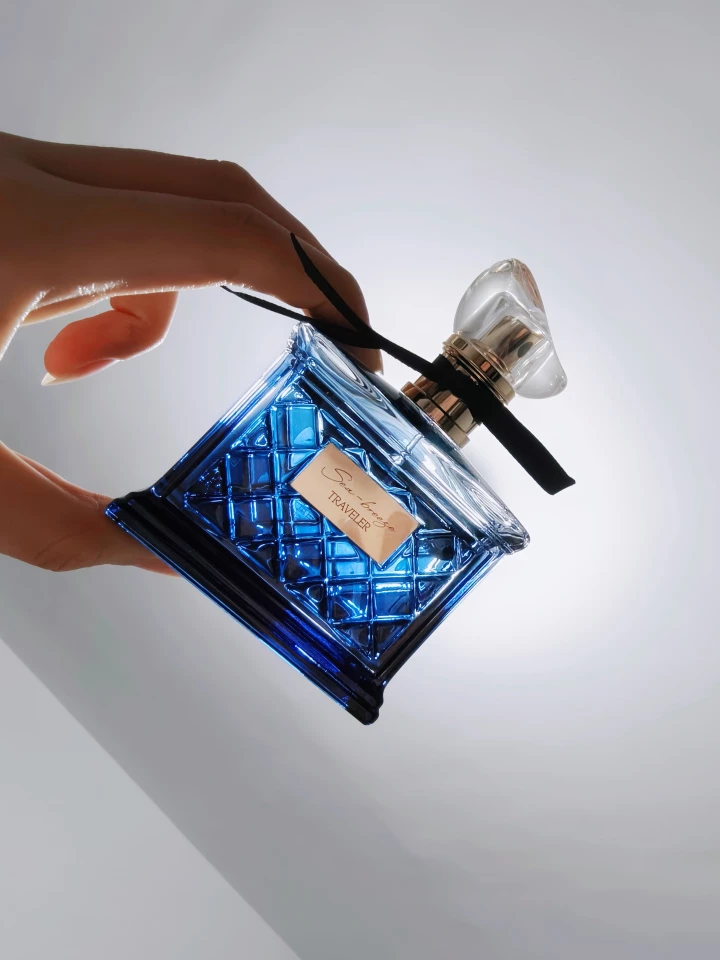 Paper Presented – Mr Love Queen's Choice Bai Qi Sea Breeze Traveler Perfume Character Fragrance