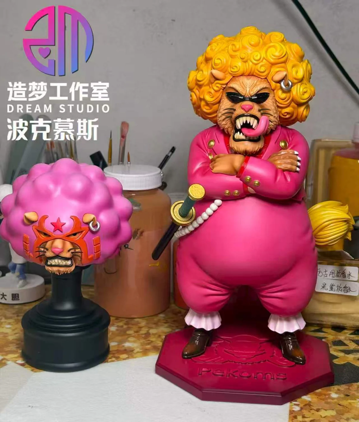 Dream Studio – Pekoms (Big Mom Pirate Crew Series) One Piece 1/8 Scale Resin Statue - Image 4